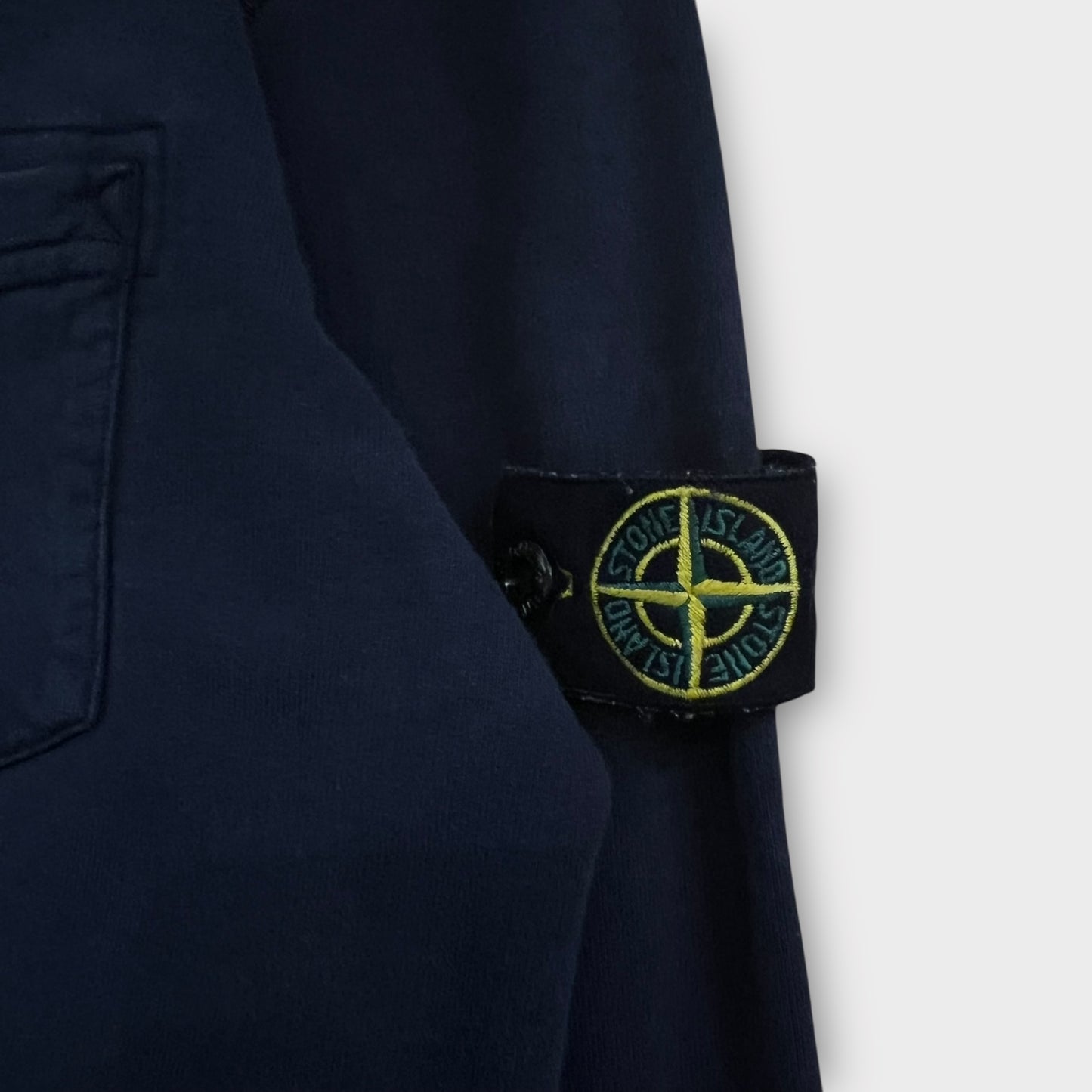 Sweat navy Stone Island poche à l'avant - S/M