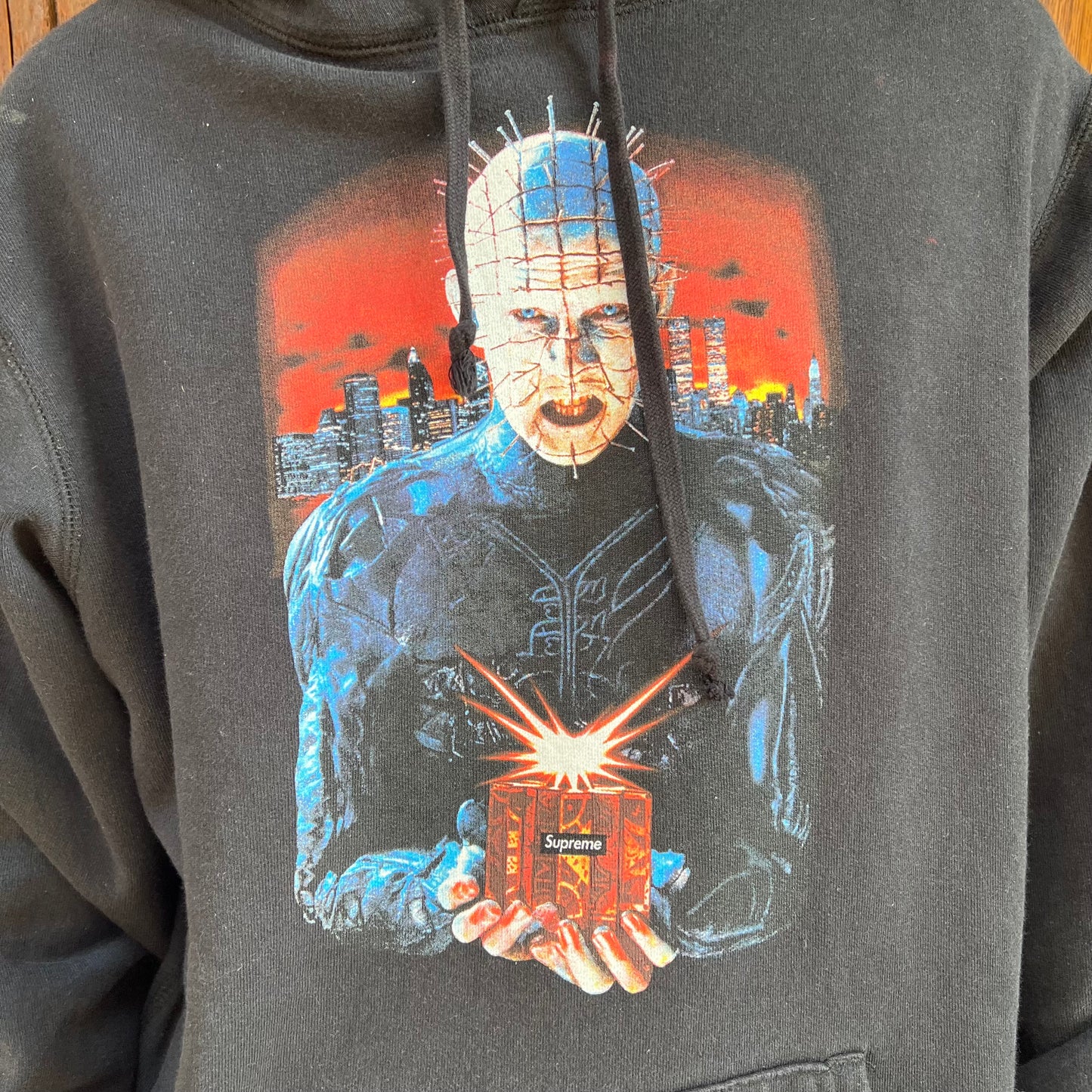Supreme Hoodie Hellraiser Hellraiser Hell on Earth noir - M (valeur : 350€)