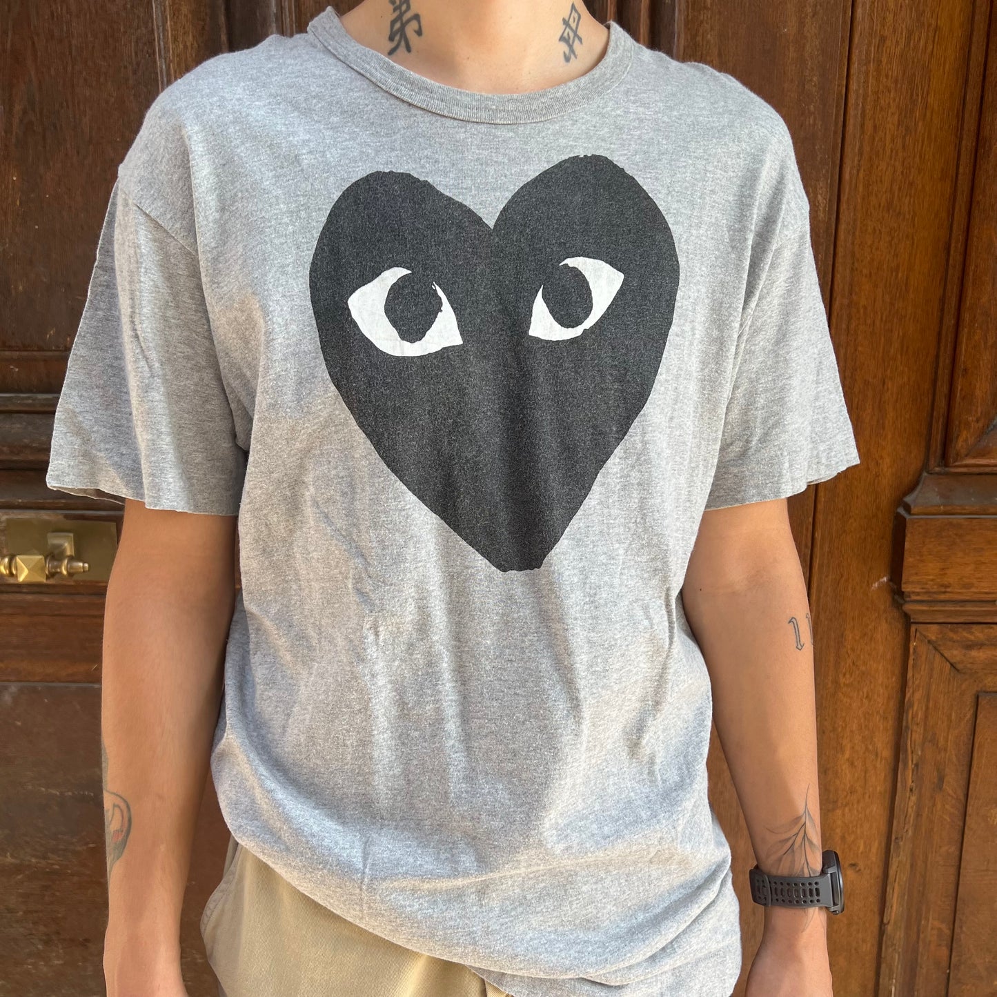 T-shirt Comme Des Garçons Gris Gros Coeur - L