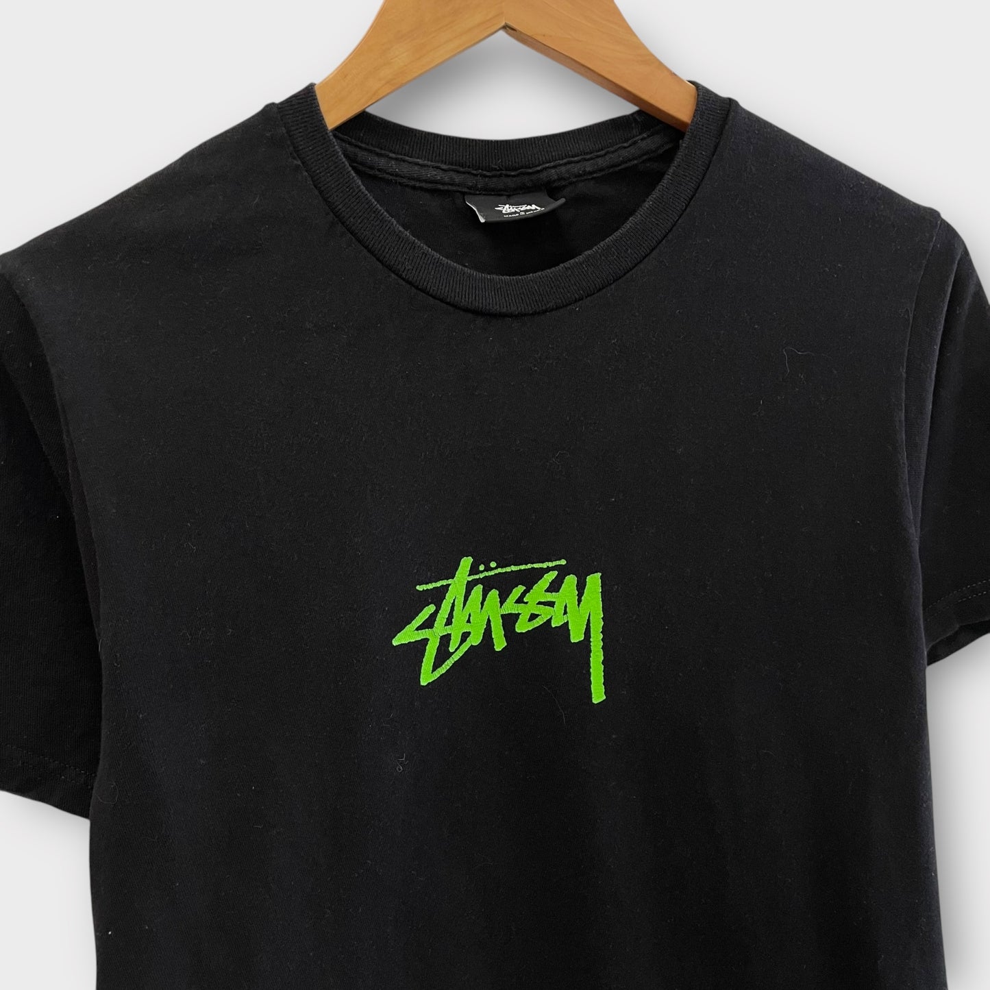 T-Shirt Stussy Noir Spellout Vert