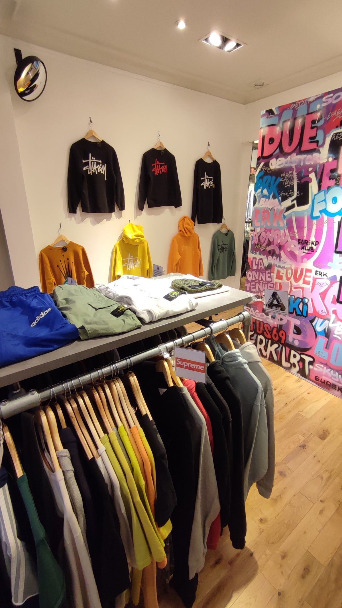 Friperie en ligne vintage et streetwear Image