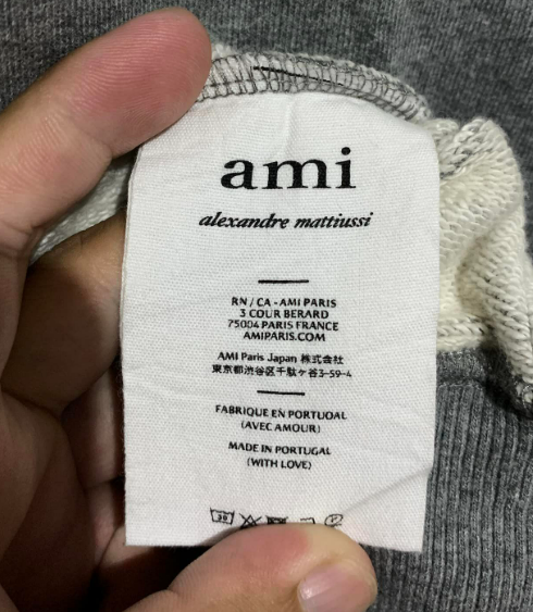 Guide pour authentifier et legit check un sweat Ami Paris.