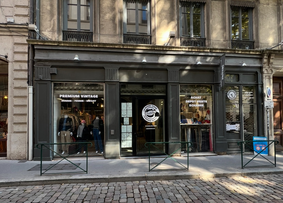 Friperie luxe Lyon – boutique La Bonne Tenue Family Image