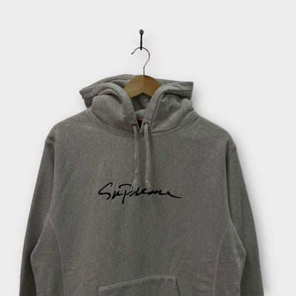 Hoodie Supreme "classic script" - M
(Valeur + 400€)