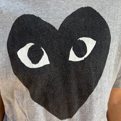 T-shirt Comme Des Garçons Gris Gros Coeur - L