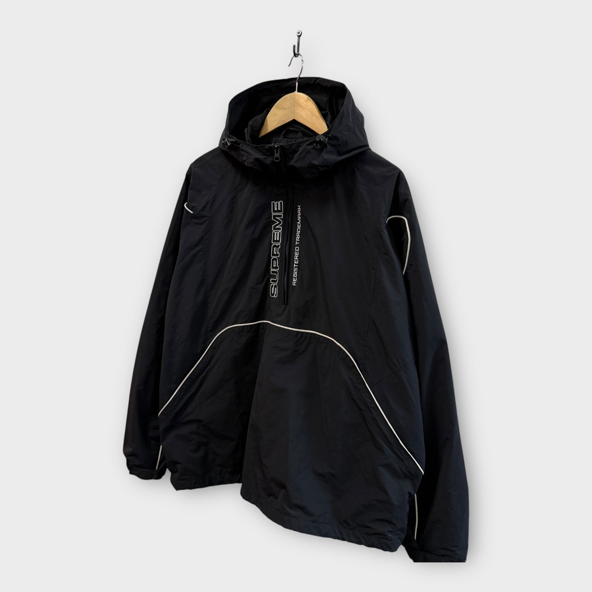 Veste Supreme coupe vent noir F22 - L
(dernière vente 250€)