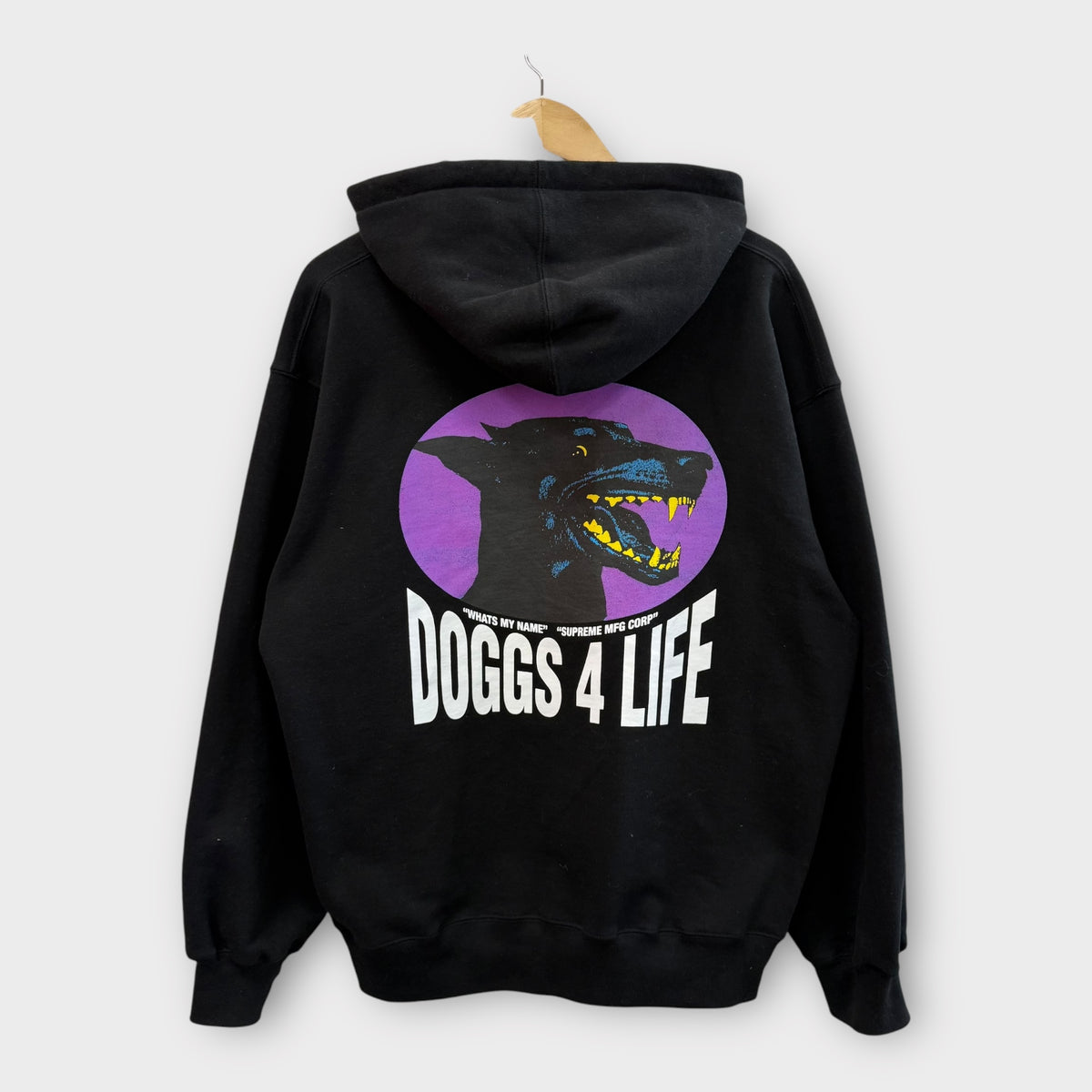 Hoodie Supreme noir "doggs" - L
(dernière vente 330€)