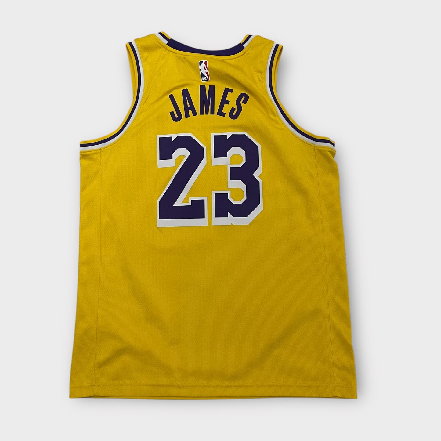 Maillot Nike x NBA "James 23" - L