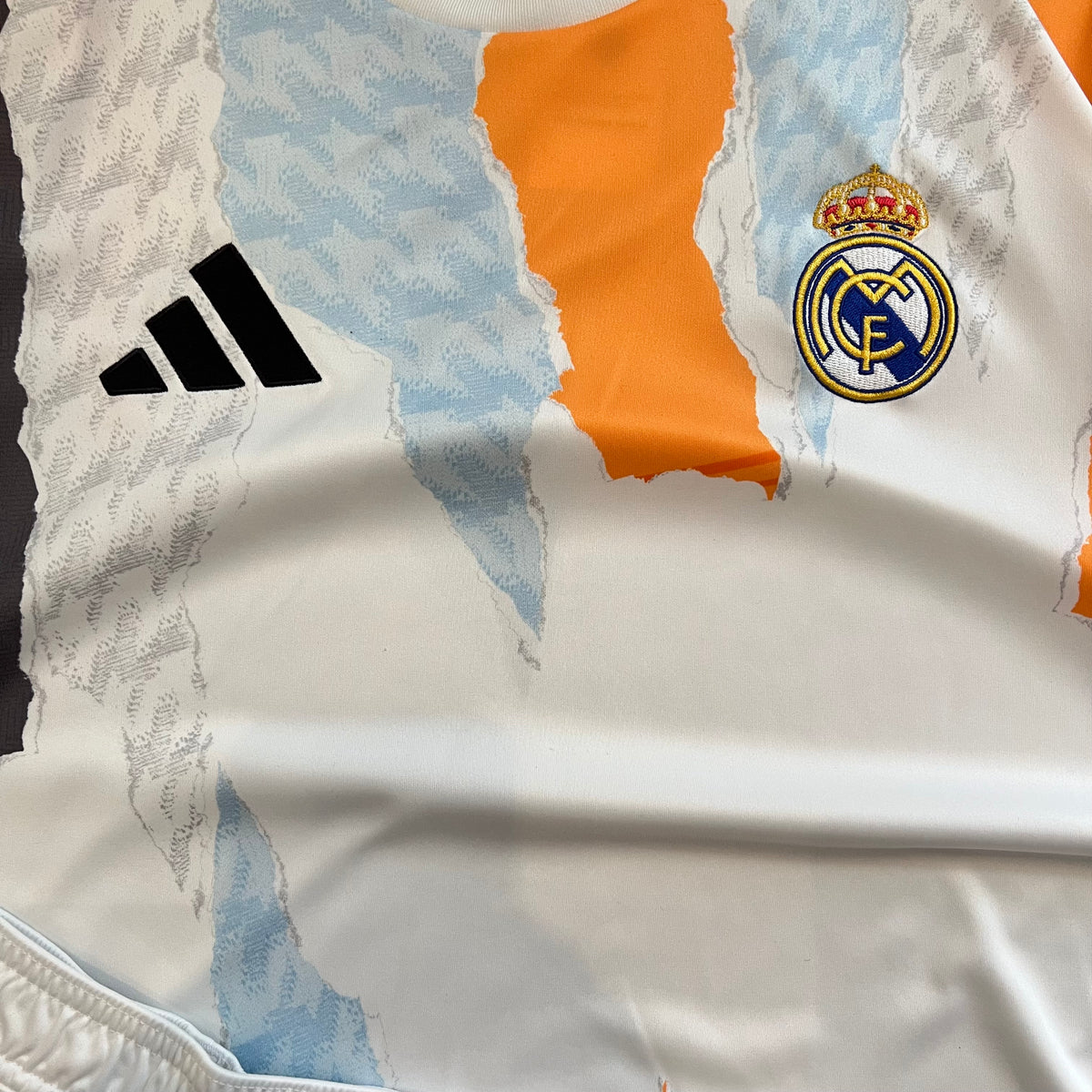 Maillot Adidas Real Madrid Echauffement 2024/25 - XL