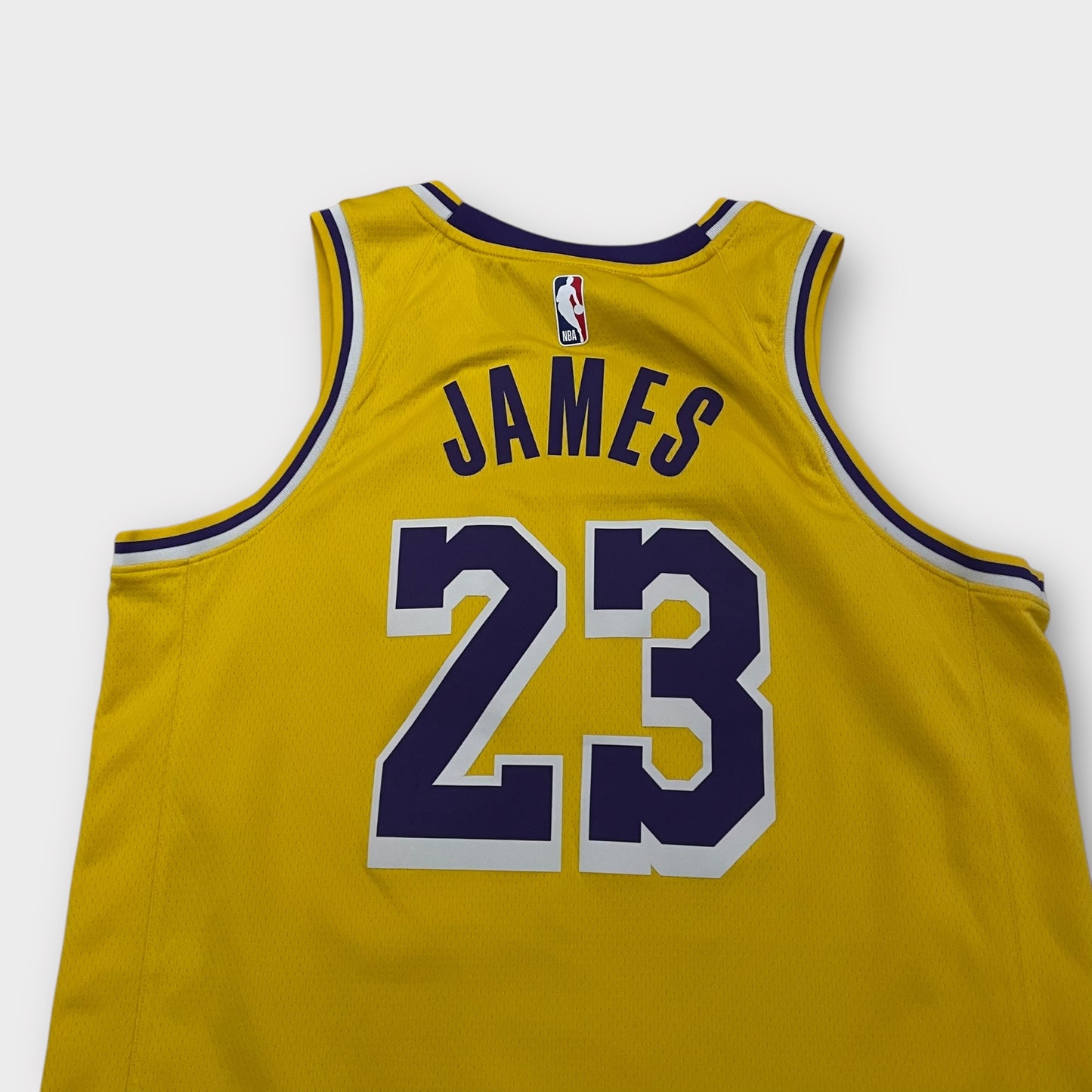 Maillot Nike x NBA "James 23" - L