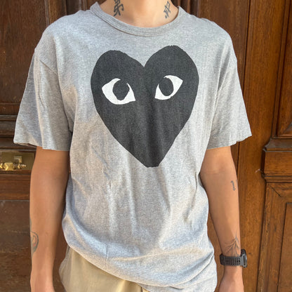 T-shirt Comme Des Garçons Gris Gros Coeur - L